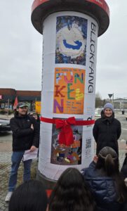 Mehr über den Artikel erfahren Neues von unseren Förderprojekten: Litfaßsäule von BLICKFANG